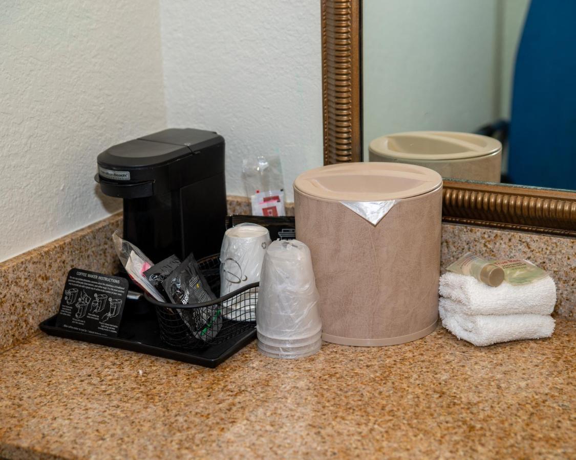 Red Roof Inn Tallahassee East Экстерьер фото
